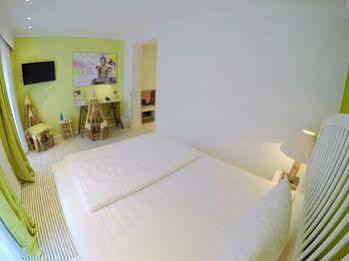 Hotel June Six 3*